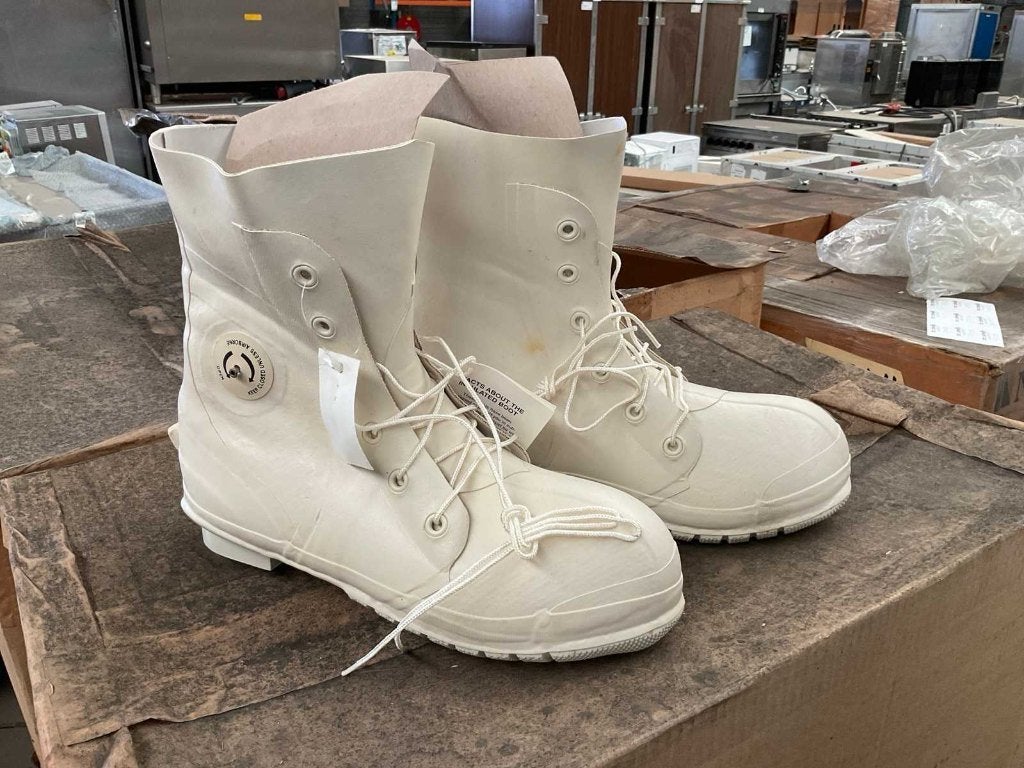 25 paar US Army ECW bunny boots, wit, nieuw met labels, Ophalen, Nieuw, Wit, Boots