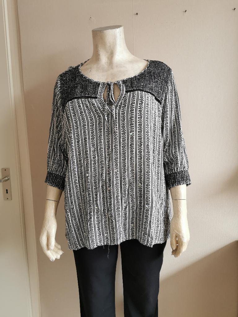 372 .. zgan tuniek maat 52 ??, Kleding | Dames, Grote Maten, Ophalen of Verzenden, Zo goed als nieuw, Overige kleuren, Blouse of Tuniek