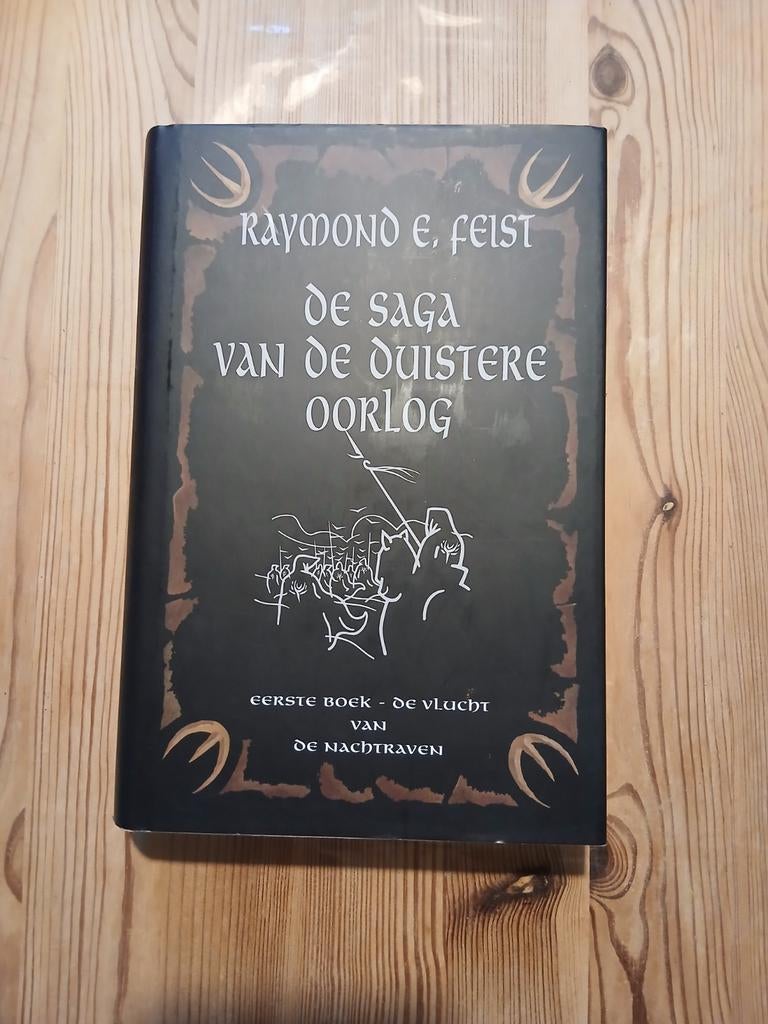 Raymond E. Feist - De Saga van de Duistere Oorlog, Boeken, Fantasy, Ophalen of Verzenden, Gelezen, Raymond E. Feist