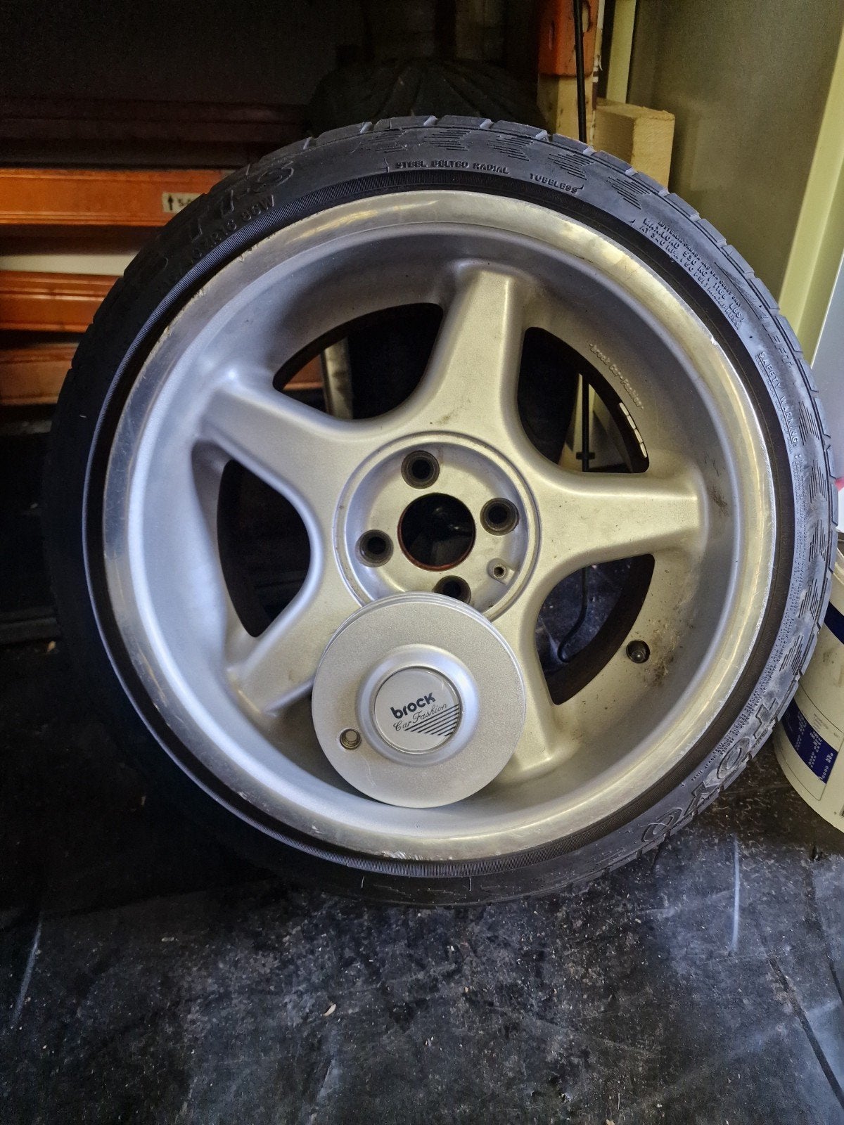 Brock B1 Velgen met banden - 16 inch, 215/45R16, Ophalen, 16 inch, Banden en Velgen, Personenwagen