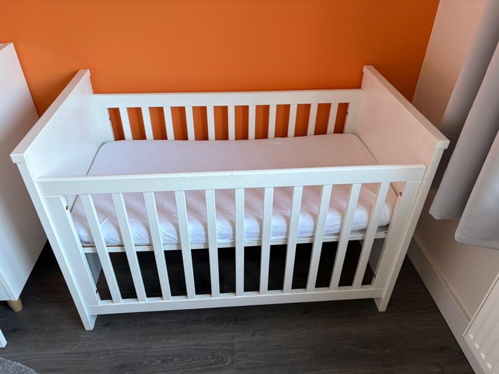 Ledikant | wit | incl. Matrasje 60x120, Ophalen, Gebruikt, Ledikant