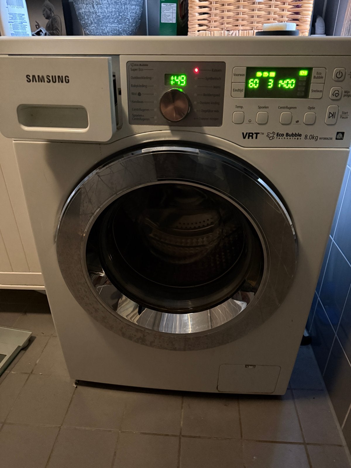 Samsung Eco Bubble WF0806Z8E 8kg wasmachine werkend te zien, Witgoed en Apparatuur, Wasmachines, Ophalen, 1200 tot 1600 toeren
