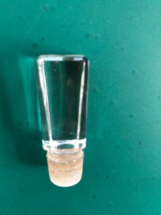 Kristallen Parfumstop.4,8cm.  Top=3,3/Onder=1,5/Dia.=1,3cm, Ophalen, Zo goed als nieuw, Toebehoren
