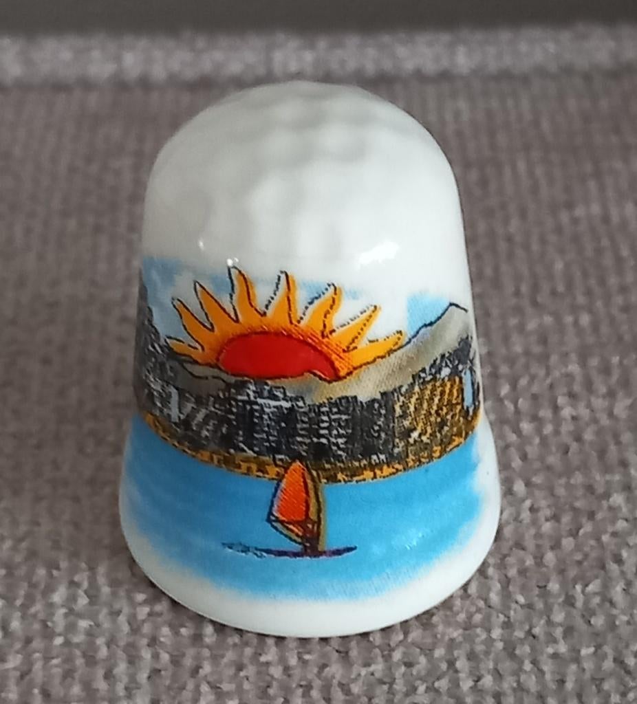 Vingerhoedje Spanje Mijas, Verzamelen, Vingerhoedjes, Ophalen of Verzenden, Zo goed als nieuw, Porselein, Buitenland