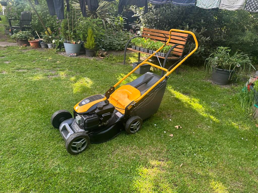 Zeer nette Stiga Collector 43 benzine grasmaaier, Tuin en Terras, Grasmaaiers, Cirkelmaaier, Ophalen of Verzenden, Zo goed als nieuw