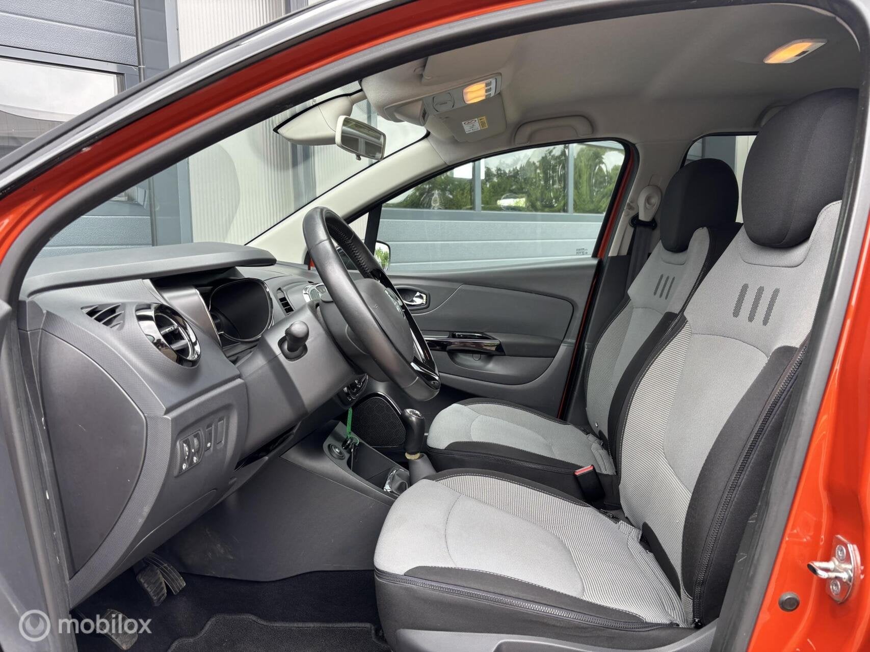 Foto 8 van Renault Captur 0.9 TCe Dynamique Uitvoering _ 1Ste Eigenaar