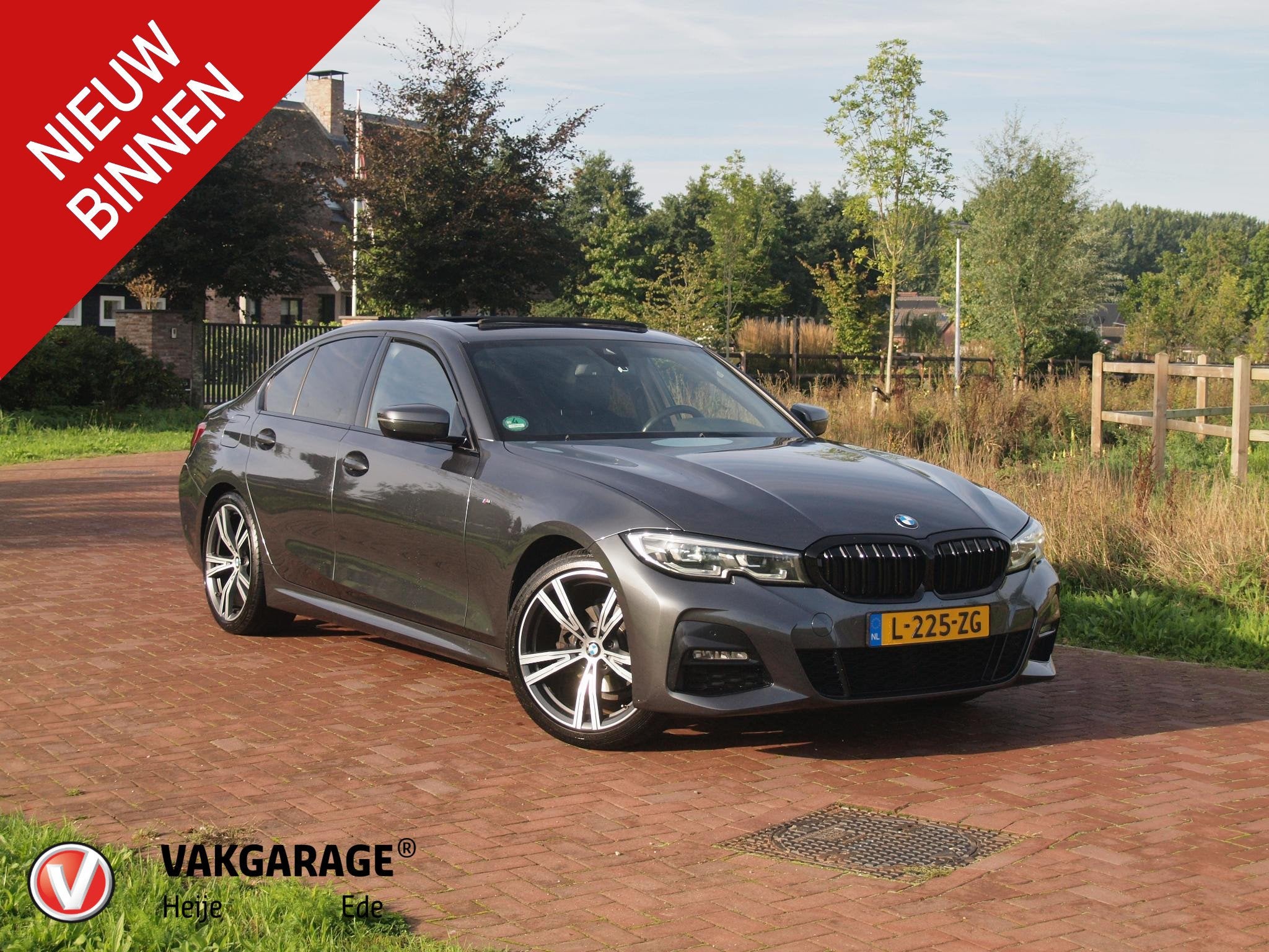 BMW 3-serie 318i Business Edition | M-Pakket | Panoramadak |, Automaat, Gebruikt, 1465 kg, Origineel Nederlands