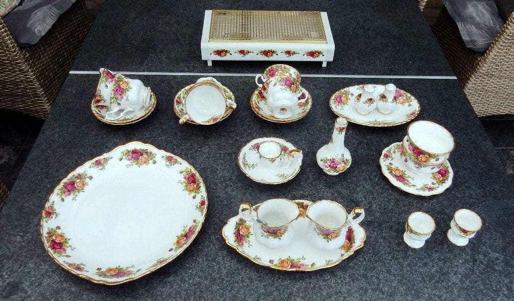 Antiek Royal Albert service, Ophalen