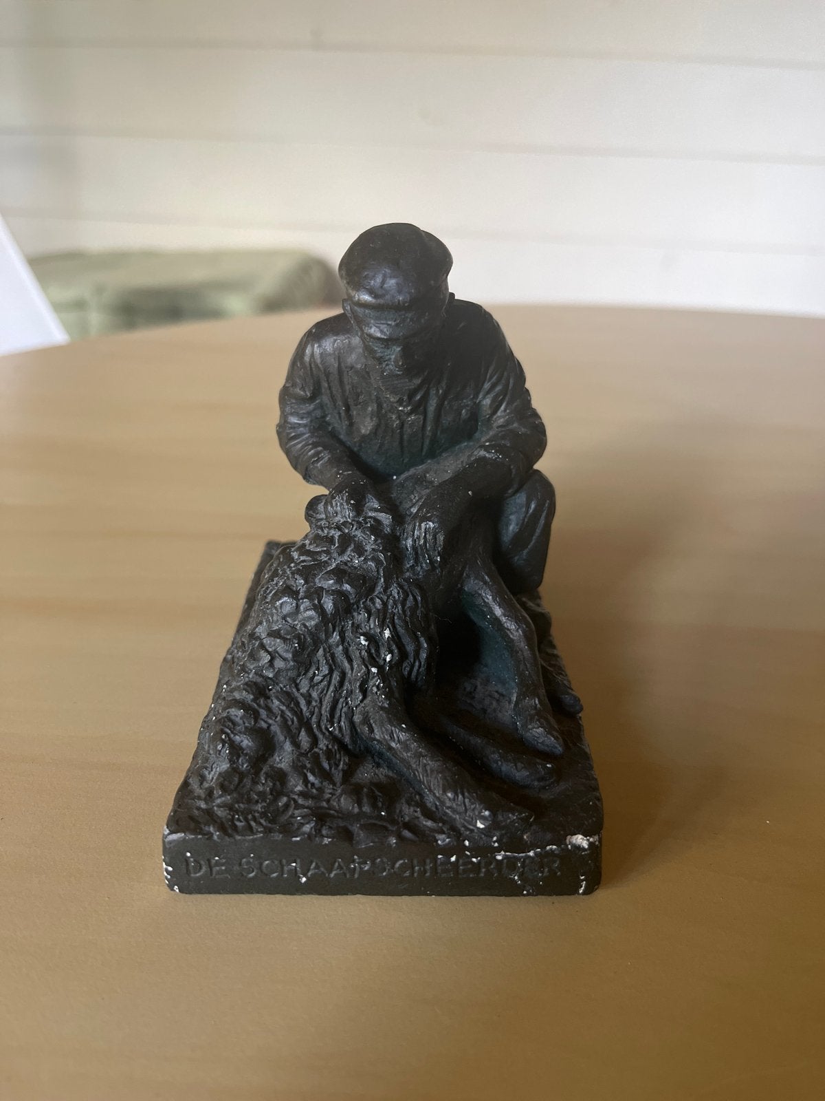 Vintage beeldje 'De Schaapscheerder' - Bronskleurig, Minder dan 20 cm, Ophalen of Verzenden, Handgemaakt, Scène