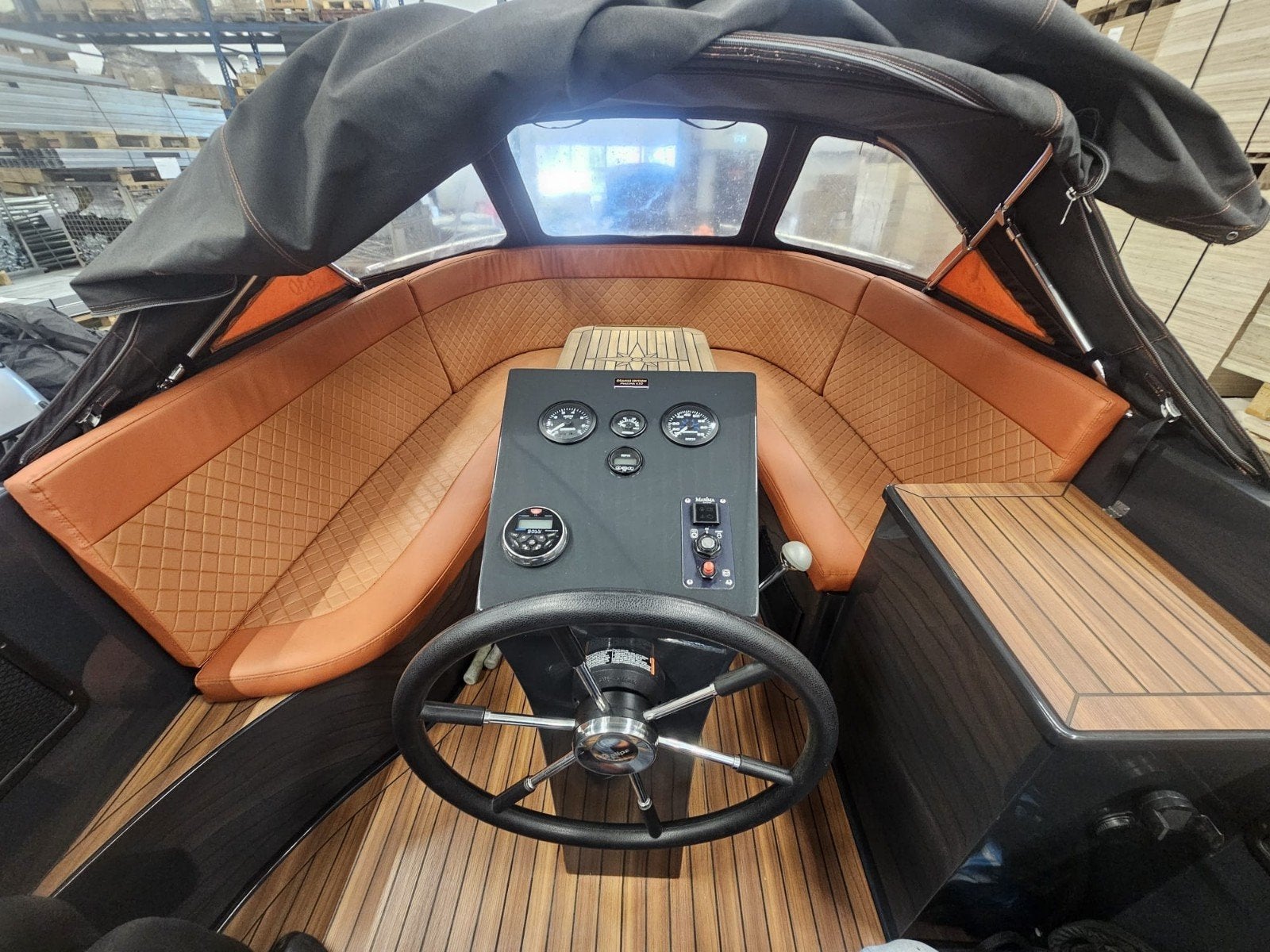 Maxima 630 Orange Edition met Honda 60 PK en trailer, Ophalen