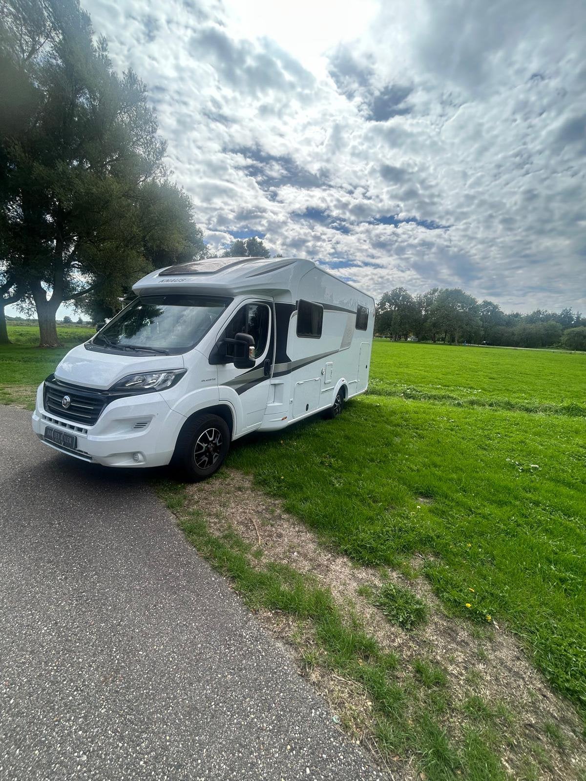 Camper Knaus Platinum, Caravans en Kamperen, Campers, Luifel, Ringverwarming, Fiat, Koelkast