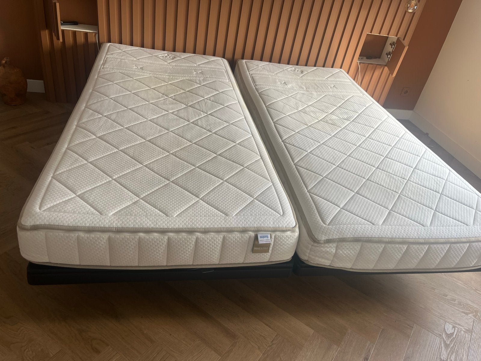 Auping verstelbare lattenbodems met Maestro matrassen, Huis en Inrichting, Slaapkamer | Matrassen en Bedbodems, Eenpersoons, 210 cm