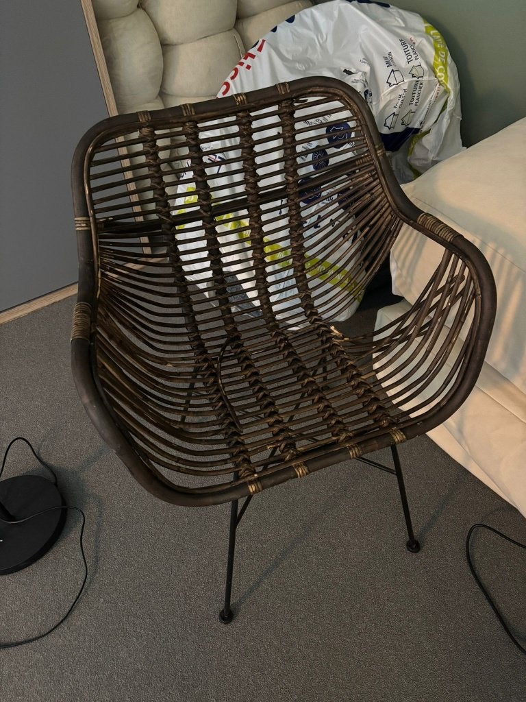 Rotan stoel met metalen poten, Ophalen, Gebruikt, Bruin, Metaal
