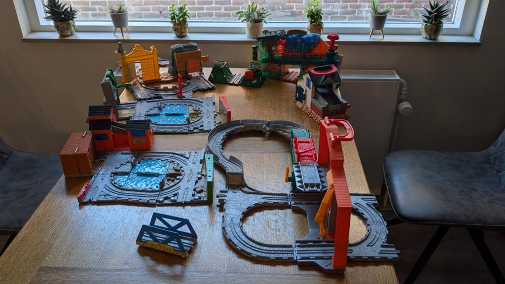 Grote Thomas de Trein collectie: treinen, rails en huizen, Kinderen en Baby's, Speelgoed | Thomas de Trein, Ophalen, Gebruikt