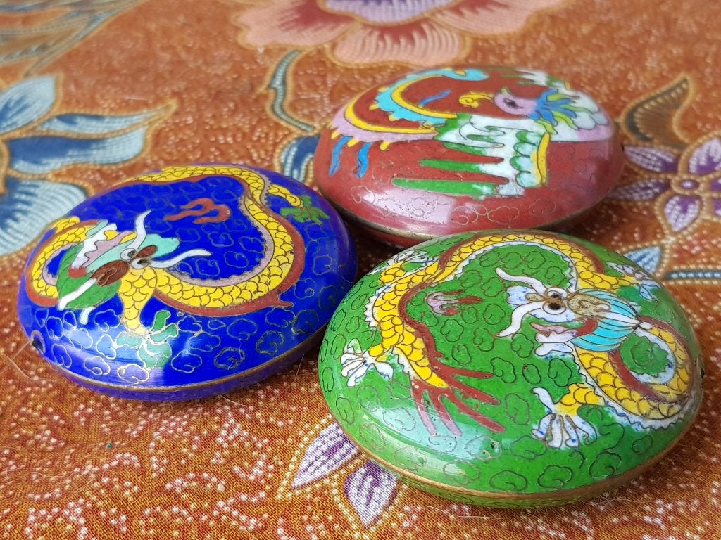 Drie oude Chinese hangers van cloisonne met draken en vogels, Ophalen of Verzenden