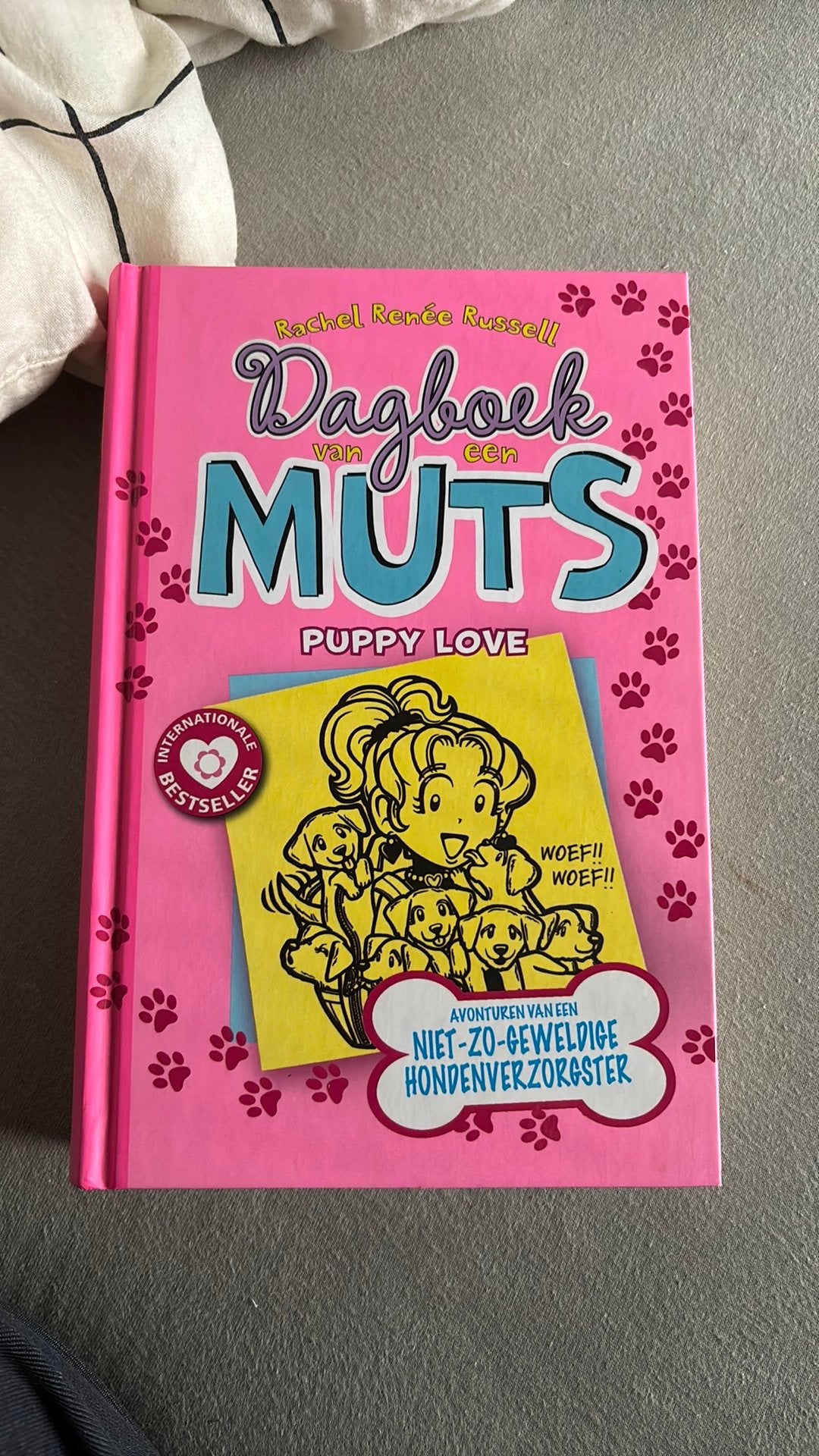 Rachel Renée Russell - Puppy love, Ophalen of Verzenden, Zo goed als nieuw, Rachel Renée Russell