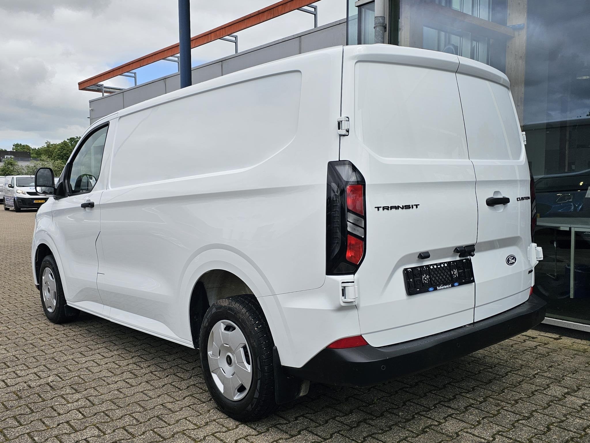 Ford Transit Custom 320 2.0 TDCI L1H1 Trend 136pk | AWD | 4x, Auto's, Bestelauto's, 1828 kg, Gebruikt, 4 cilinders, Wit