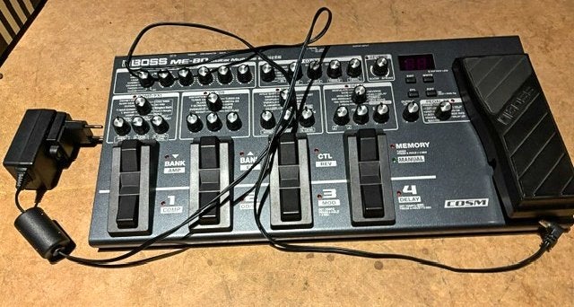 Te Koop Boss ME80 multy effect, Ophalen, Zo goed als nieuw, Multi-effect