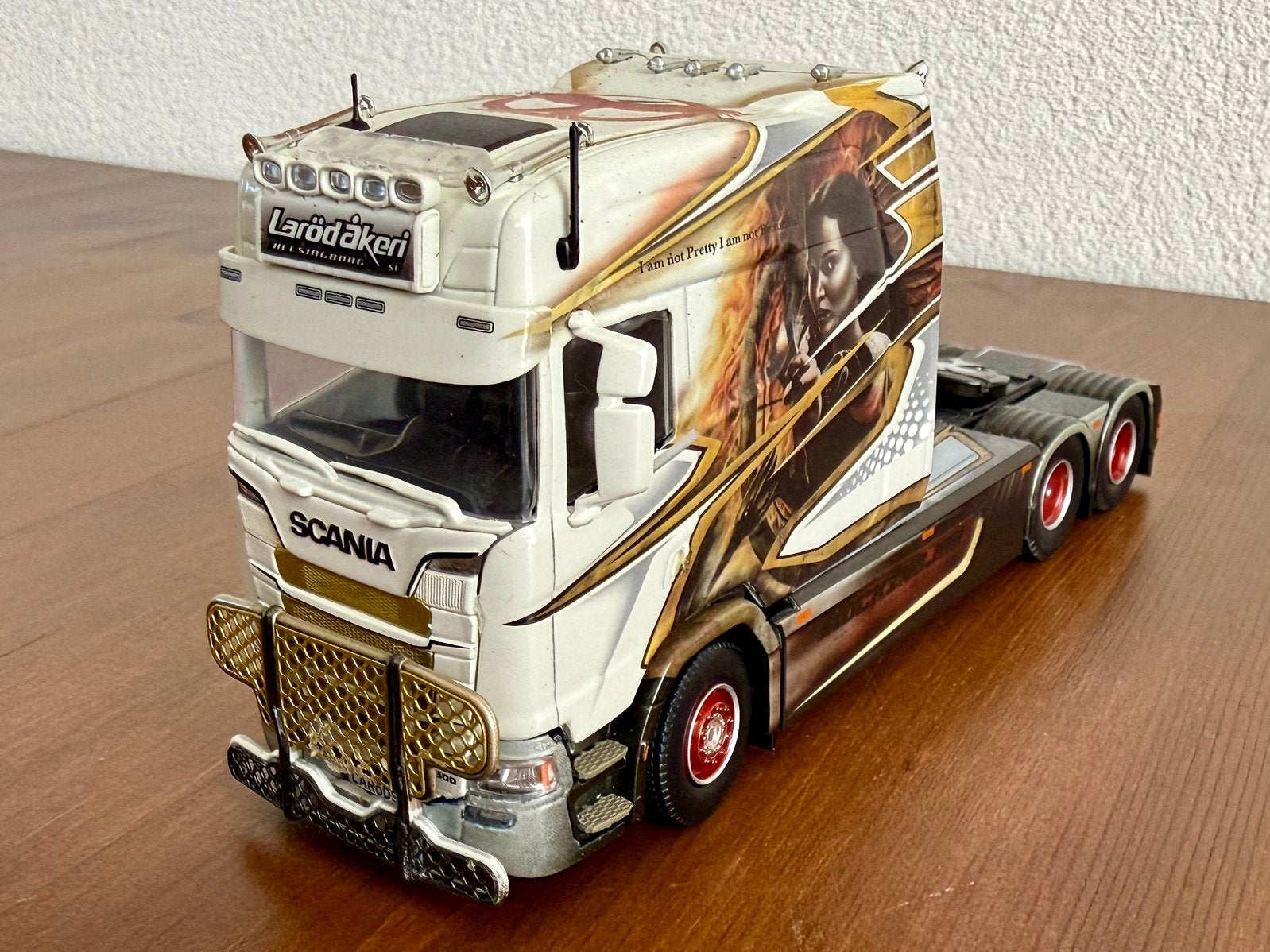 Tekno: Laröd Akeri, Scania S Next Longline cert nr:509/650, Hobby en Vrije tijd, Ophalen of Verzenden, Zo goed als nieuw, Bus of Vrachtwagen