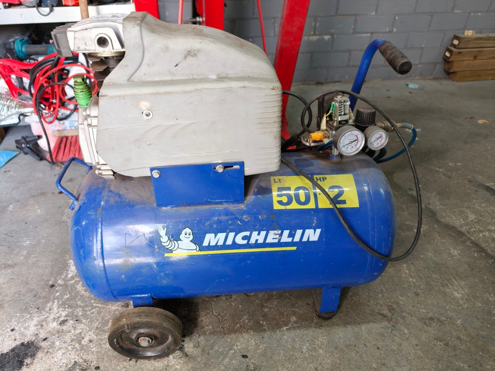 Michelin 50 liter 2pk compressor, Doe-het-zelf en Verbouw, Compressors, Ophalen, Gebruikt, 6 tot 10 bar, 25 tot 100 liter