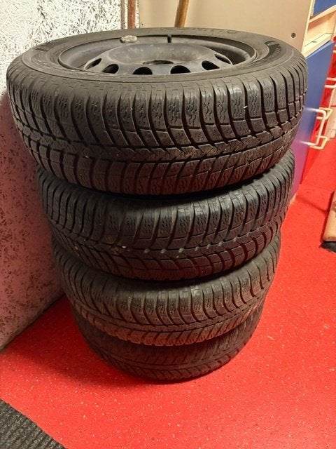 Winterbanden + stalenvelgen  Ford Focus, Ophalen, 14 inch, Gebruikt, Banden en Velgen