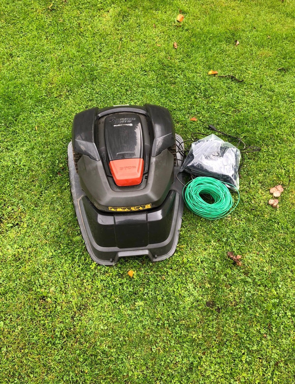 Husqvarna 105 Automower robotmaaier met toebehoren, Tuin en Terras, Ophalen of Verzenden, Husqvarna, -, -