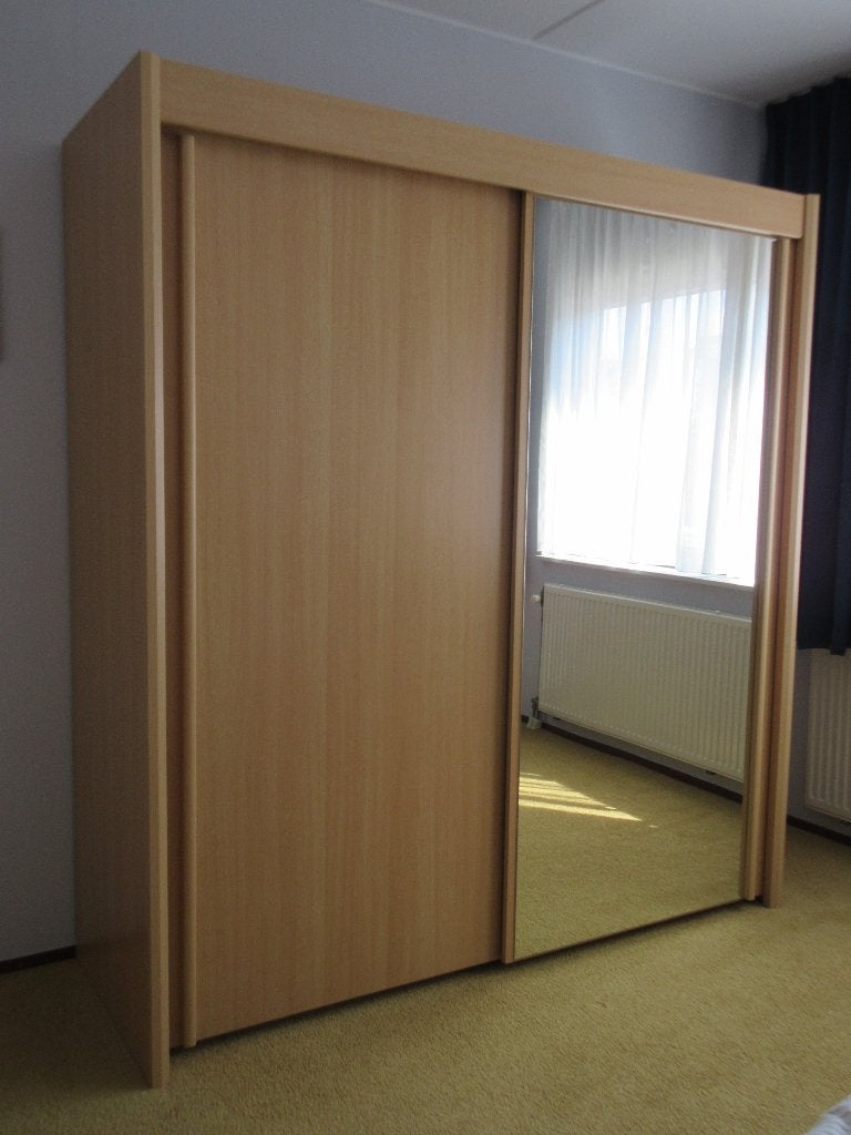 Slaapkamerkast met spiegel, Huis en Inrichting, Kasten | Kledingkasten, Ophalen, Met plank(en), Neutraal, 150 tot 200 cm