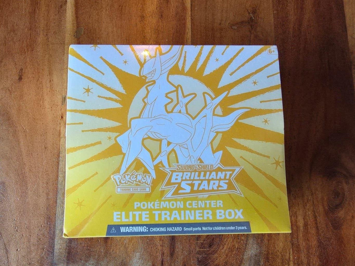 Pokémon Center Elite Trainer Box Brilliant Stars, Ophalen of Verzenden, Nieuw, Boosterbox, Foil