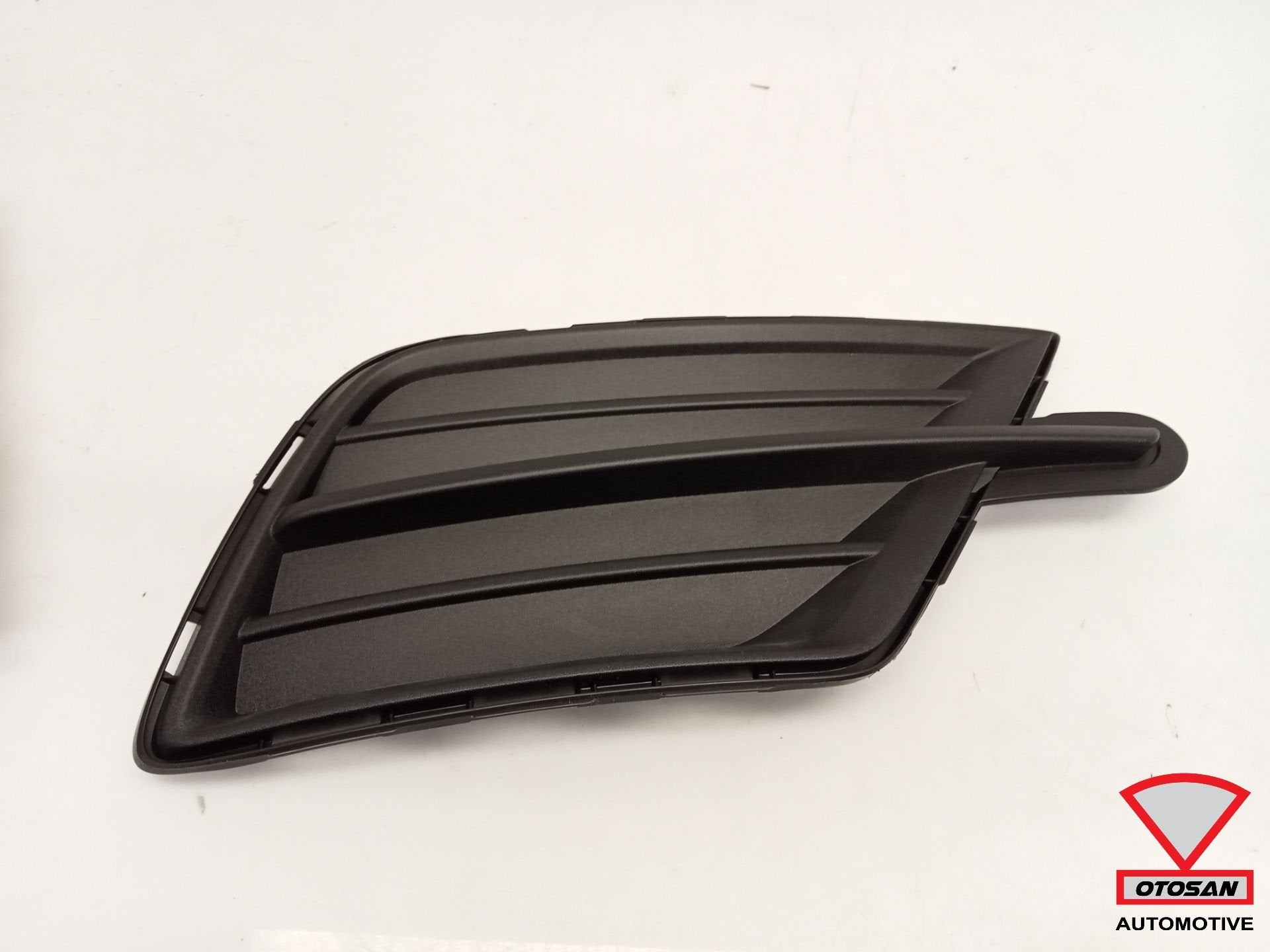 VW Caddy 2K5 Voorbumper Rooster Rechts Nieuw! 2K5853666B