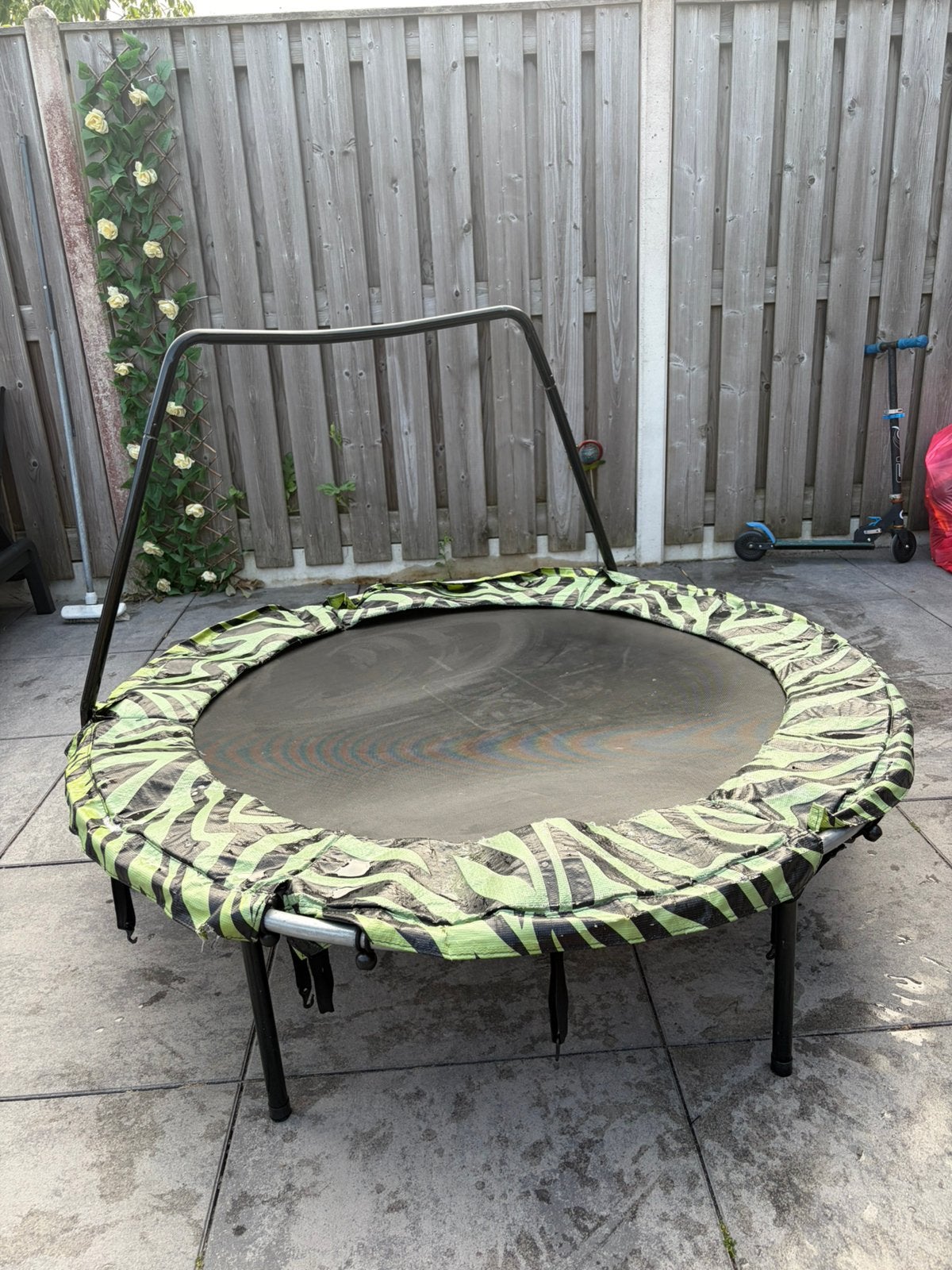 Mini trampoline 140cm voor binnen&buiten, Kinderen en Baby's, Speelgoed | Buiten | Trampolines, Ophalen, Zo goed als nieuw
