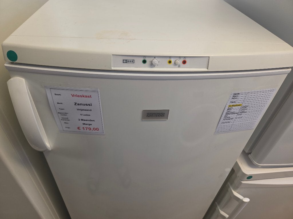 vrieskast - Zanussi - 5 lades, Witgoed en Apparatuur, Vriezers en Diepvrieskisten, Italie, Gebruikt, Minder dan 60 cm, Service.informatie@electrolux.nl