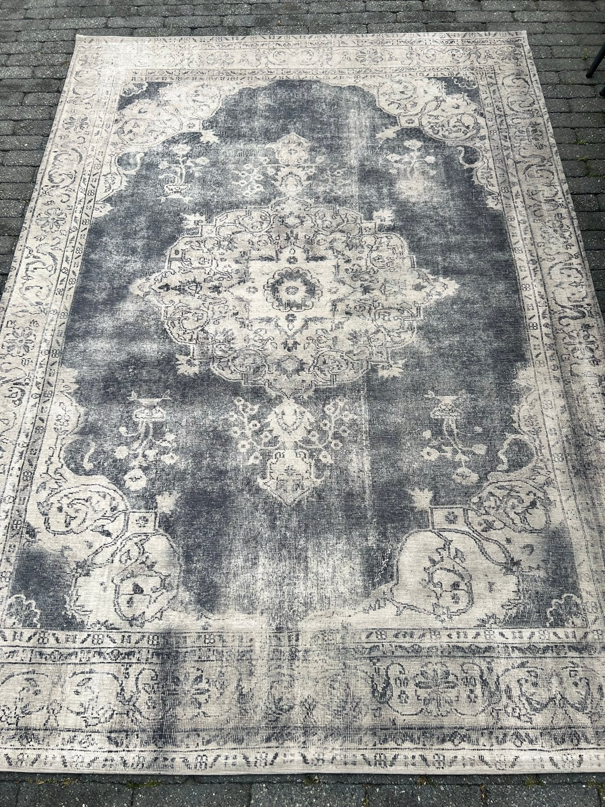 By Boo vloerkleed 'Florence' 160x230 cm, Grijs, Huis en Inrichting, Gebruikt, Modern, Vintage, 150 tot 200 cm, 200 cm of meer