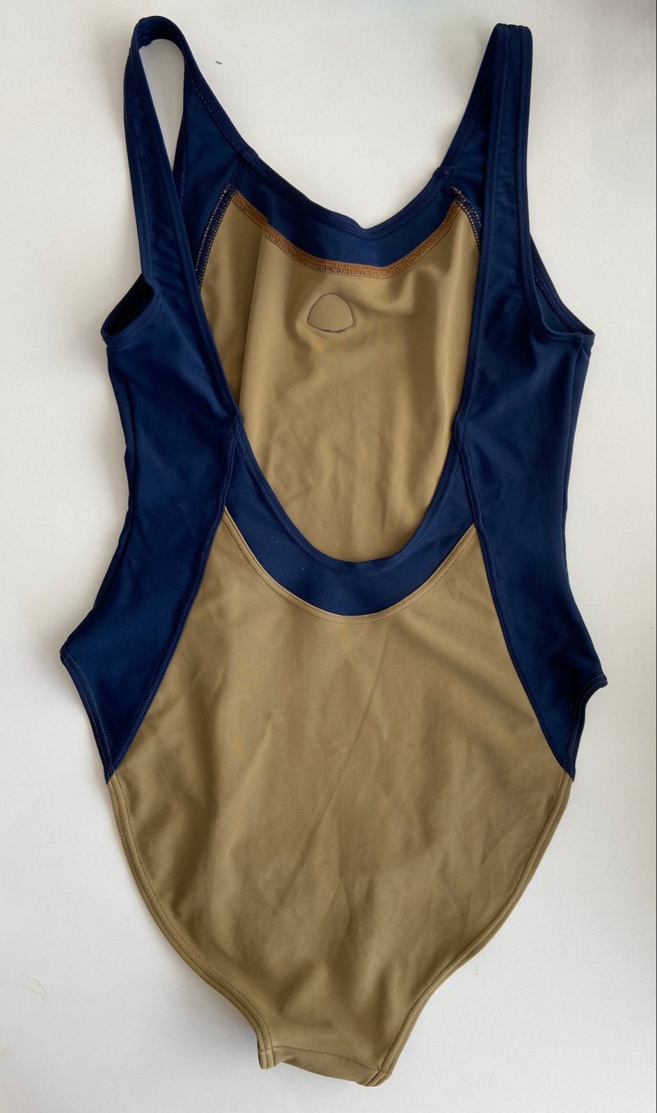 Adidas Badpak - Donkerblauw en Beige, Kleding | Dames, Badmode en Zwemkleding, Ophalen of Verzenden, Gedragen, Blauw, Badpak