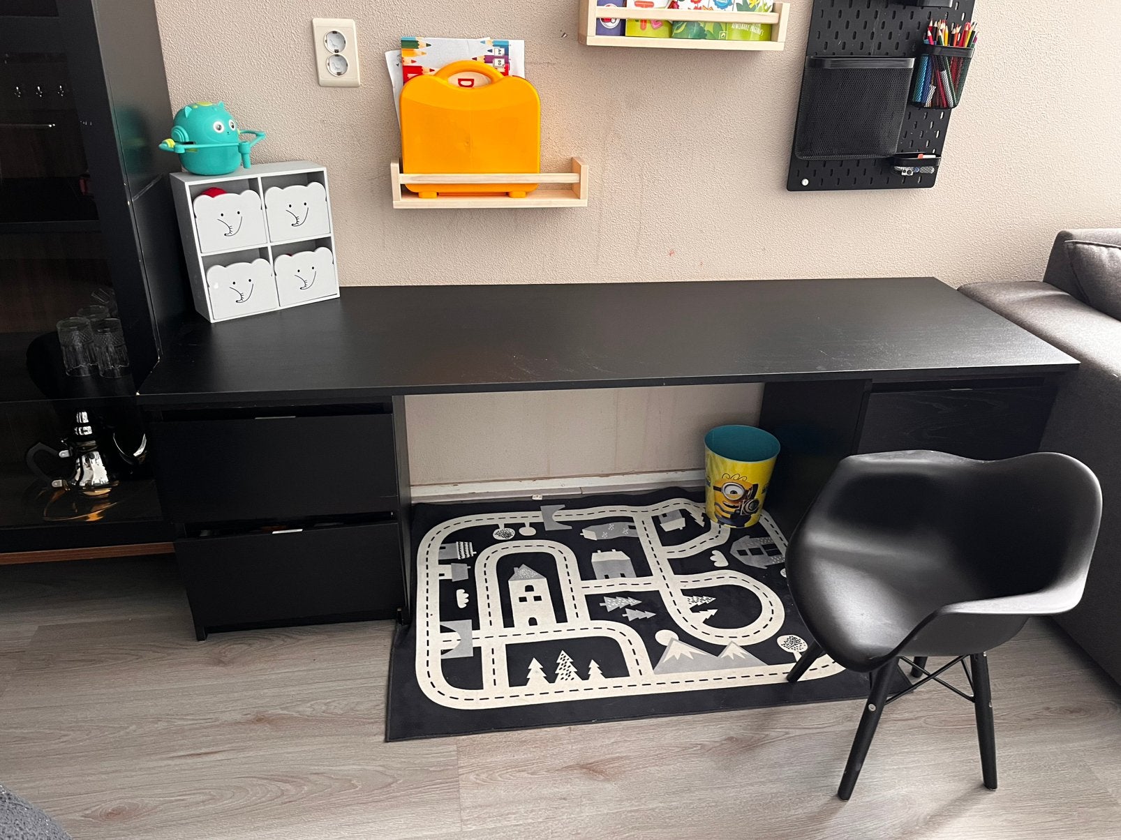 Kinderbureau ikea + stoel, Ophalen, Hout, Kinderbureau, IKEA