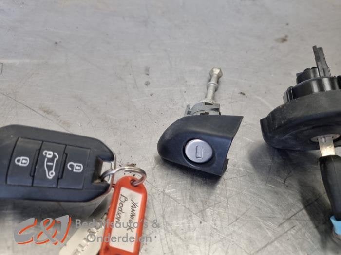 Slotenset van een Peugeot Partner, Auto-onderdelen, Gebruikt, -, -, Ophalen of Verzenden