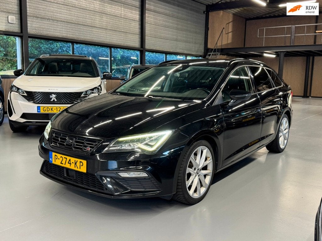 Seat Leon ST 2.0 TDI FR Ultimate Edition Pano/Leder/Carplay, Auto's, 1325 kg, Gebruikt, Euro 6, 4 cilinders