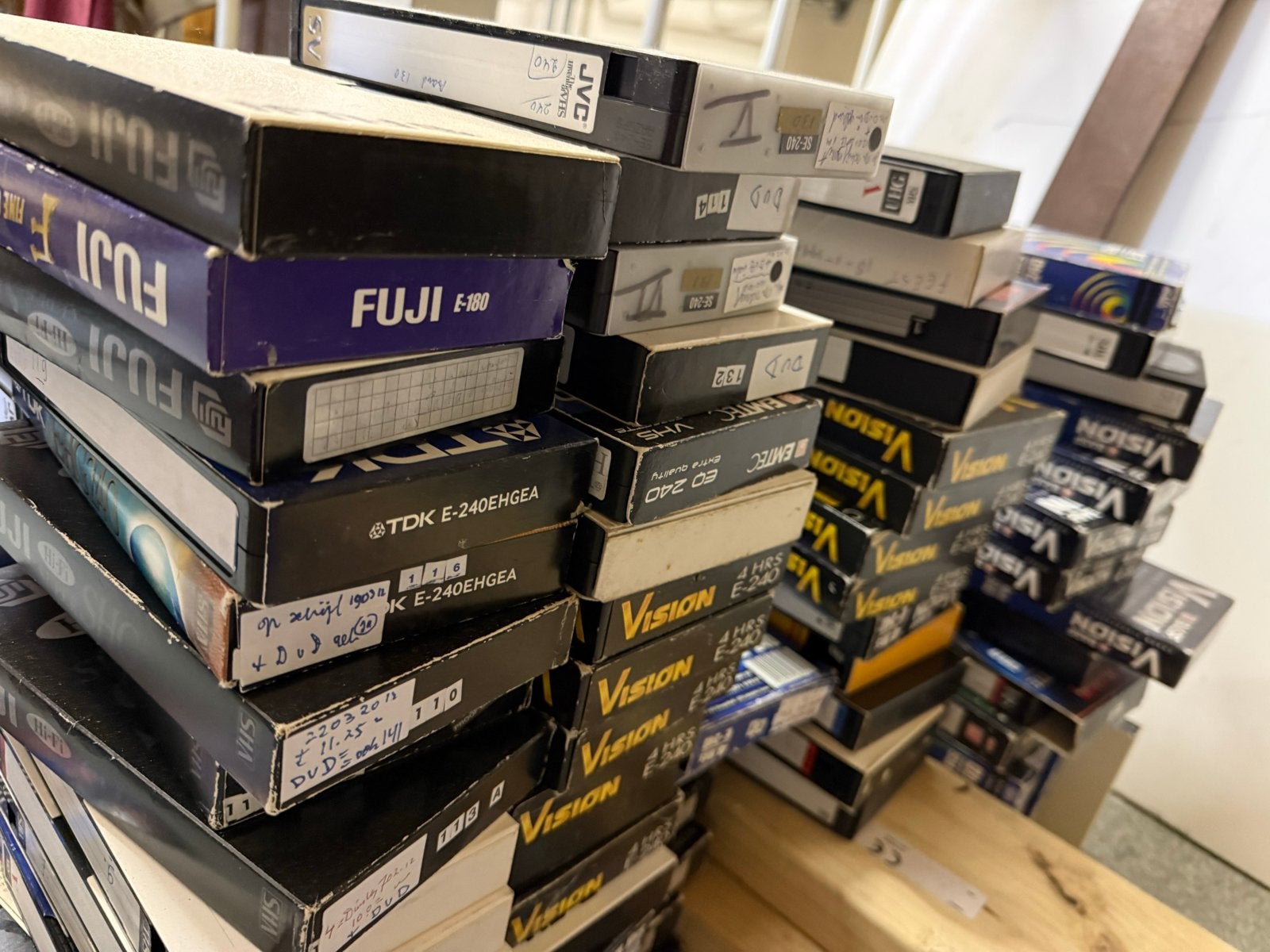 Grote collectie VHS videobanden - Diverse films, Cd's en Dvd's, VHS | Film, Ophalen, Gebruikt, Alle leeftijden, Overige genres