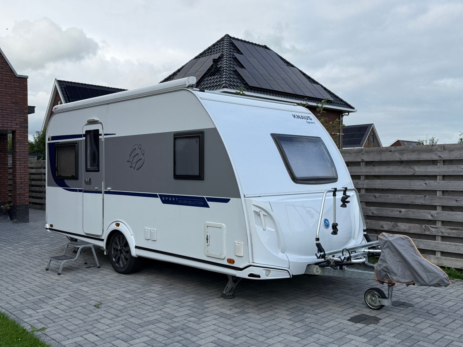 Prachtige Knaus FU450 sport, Rondzit, Particulier, Zonnepaneel, Knaus