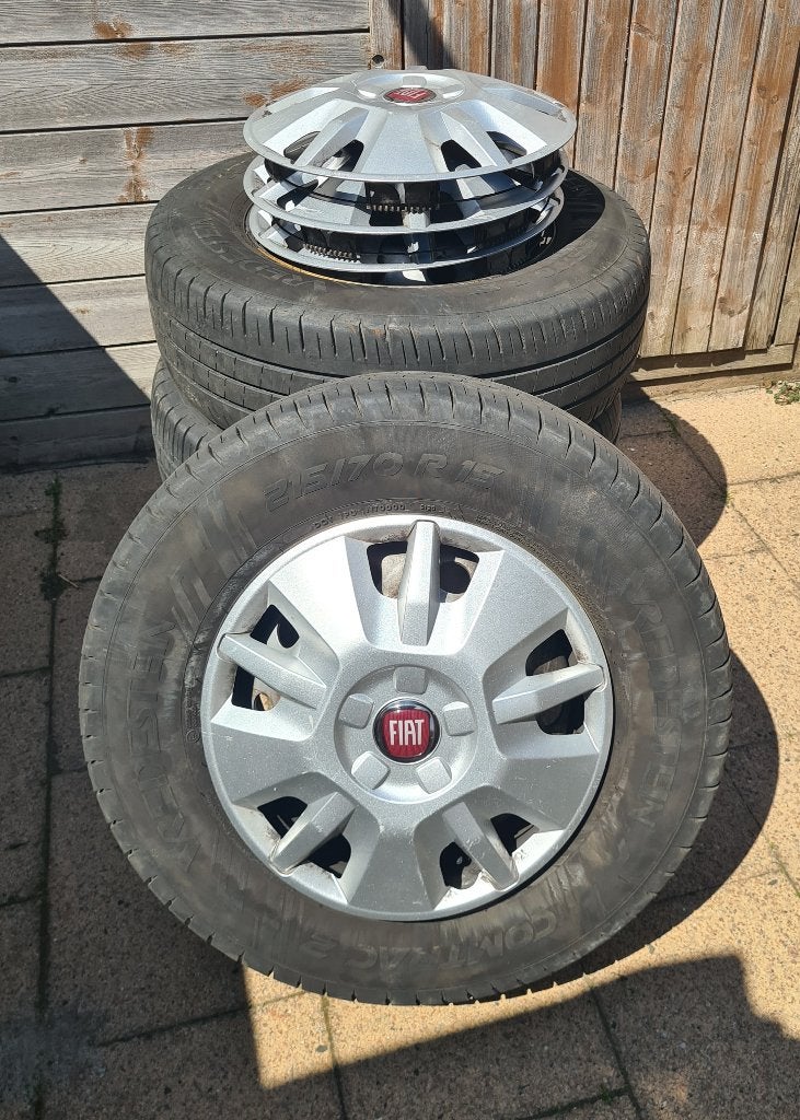 Wielset Ducato Camper (4 st), een Res wiel en 4 wieldoppen., Auto-onderdelen, Banden en Velgen, 15 inch, Band(en), Zomerbanden