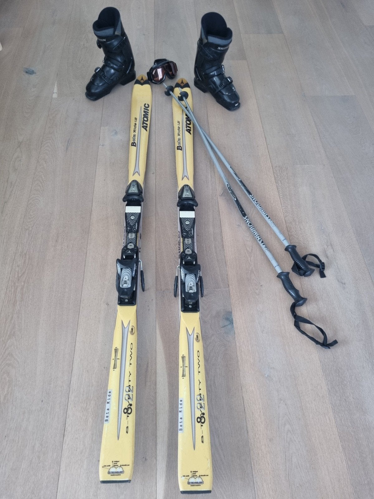Te koop: complete ski uitrusting., Sport en Fitness, Ophalen, 160 tot 180 cm, Zo goed als nieuw, Atomic