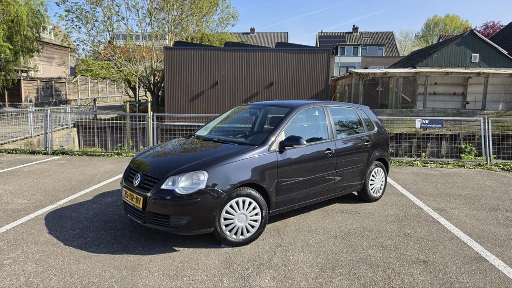 Volkswagen Polo 1.4 16V 59KW 2007 Zwart, Auto's, Voorwielaandrijving, Stof, Zwart, Zwart