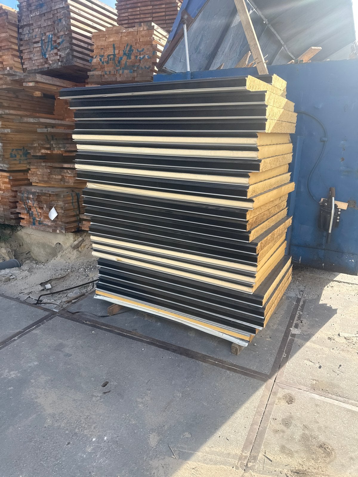 Gratis sandwichpanelen, 24 stuks, 1550mm, grijs/wit, Ophalen, Gebruikt, Overige materialen
