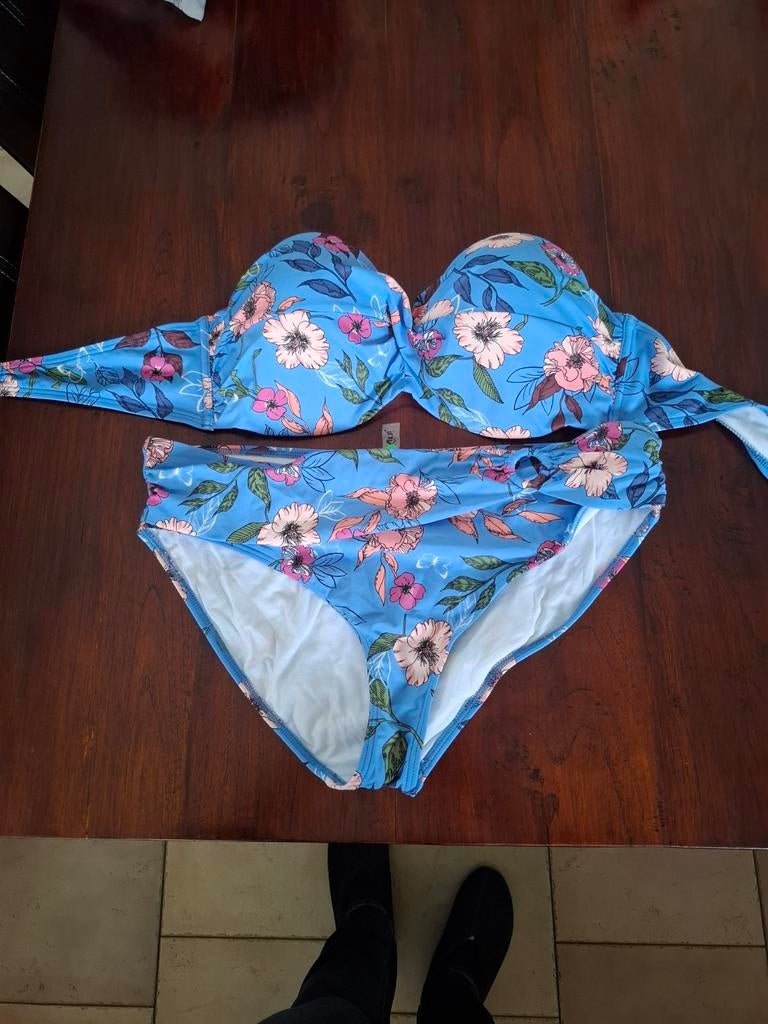 Bikini bandeau top en broekje S.Oliver maat 44 cup D, Ophalen of Verzenden