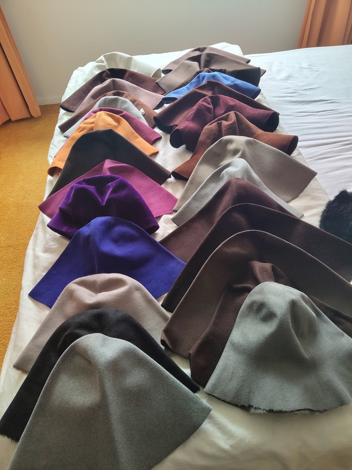 Vilten en fluwelen hoeden, Kleding | Dames, Hoeden en Petten, Ophalen of Verzenden, Nieuw, One size fits all