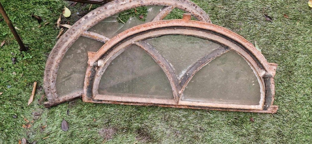 2 boerderij stalraampjes voor decoratie (brocante), Antiek en Kunst, Ophalen of Verzenden