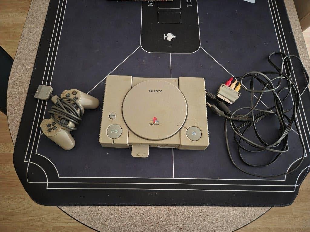 Playstation 1, Ophalen, Gebruikt, Met 1 controller, Met games
