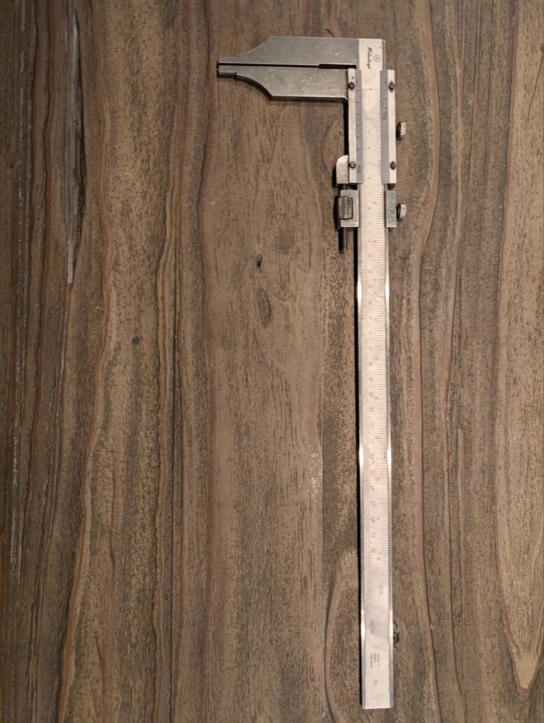 Mitutoyo werkplaats schuifmaat
300mm / 30cm, Ophalen of Verzenden, Zo goed als nieuw, Afstand