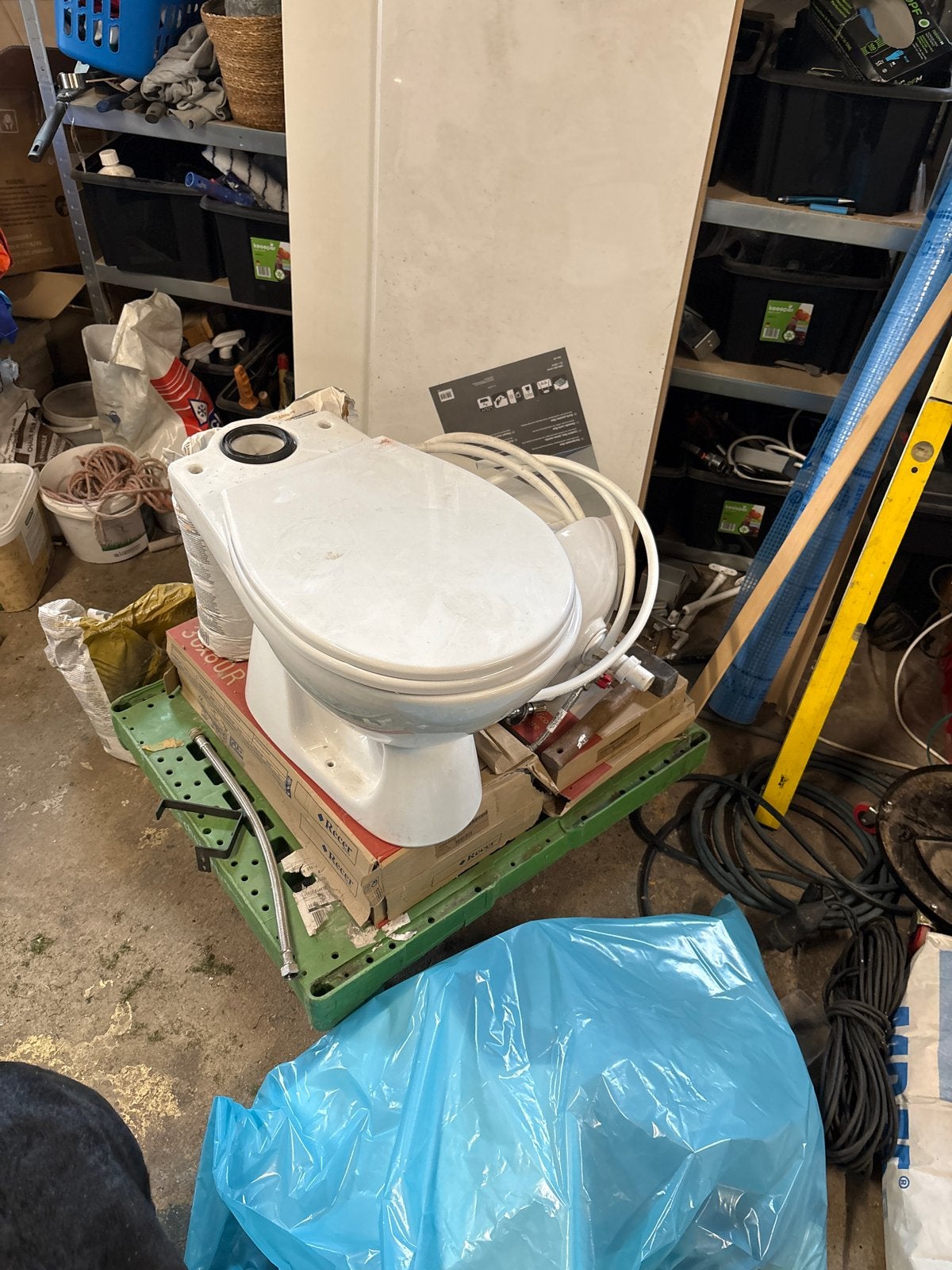 Toiletpot met reservoir en zitting, Doe-het-zelf en Verbouw, Ophalen, Zo goed als nieuw, Toilet