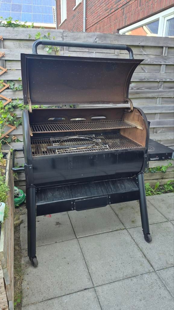 Weber SmokeFire EX6 Stealth Editie Pellet BBQ + Hoes, Ophalen, Zo goed als nieuw, Weber, Met accessoires