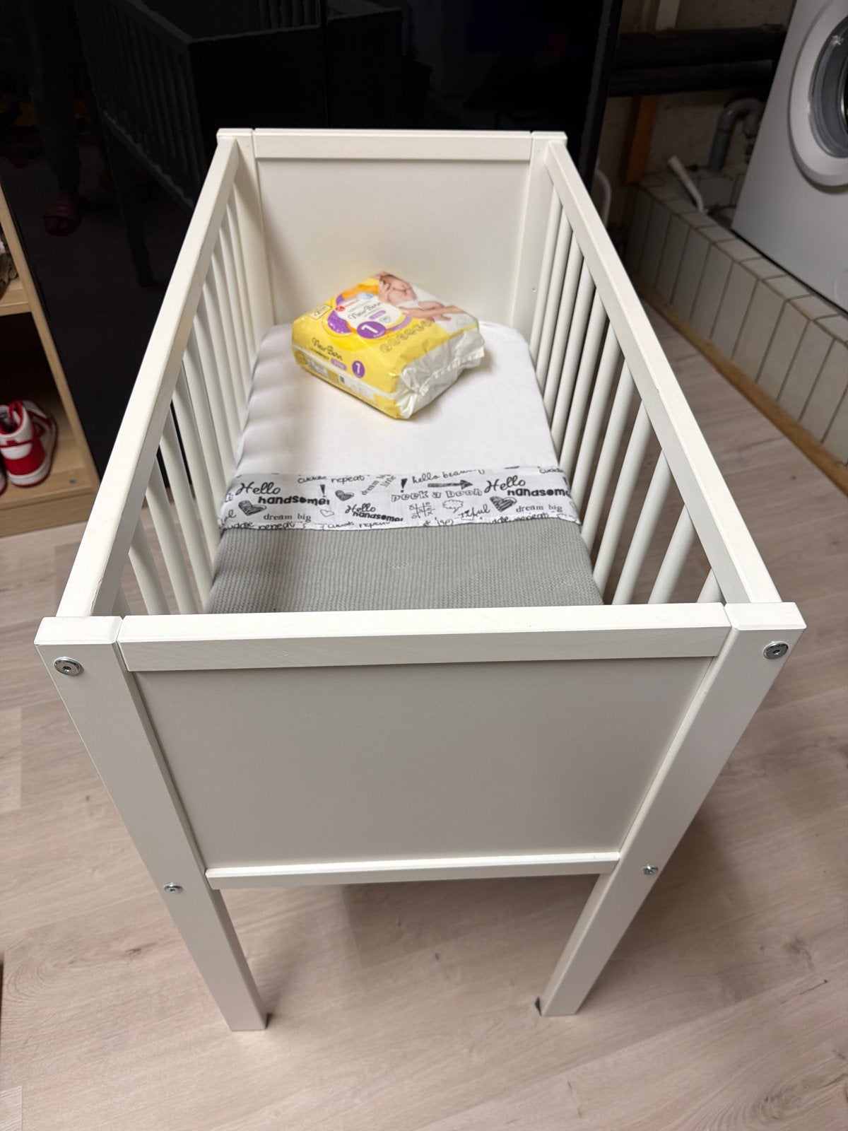 Wiegje 84x46 cm inclusief matras, bedlinnen en luiers, Kinderen en Baby's, Babywiegjes en Ledikanten, Ophalen, Zo goed als nieuw